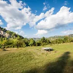 “sparisio” Casa In Sasso Con Piscina E Campo Da Tennis Βίλα