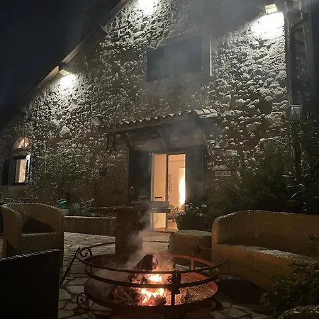 “sparisio” Casa In Sasso Con Piscina E Campo Da Tennis * Lama