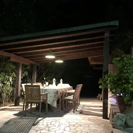 “sparisio” Casa In Sasso Con Piscina E Campo Da Tennis Lama
