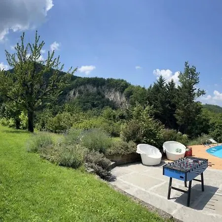 “sparisio” Casa In Sasso Con Piscina E Campo Da Tennis * Lama