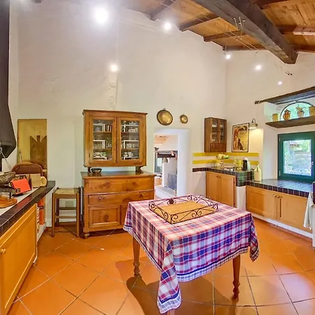 “sparisio” Casa In Sasso Con Piscina E Campo Da Tennis * Lama