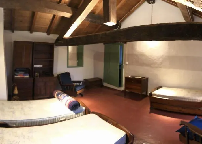“sparisio” Casa In Sasso Con Piscina E Campo Da Tennis Villa *
