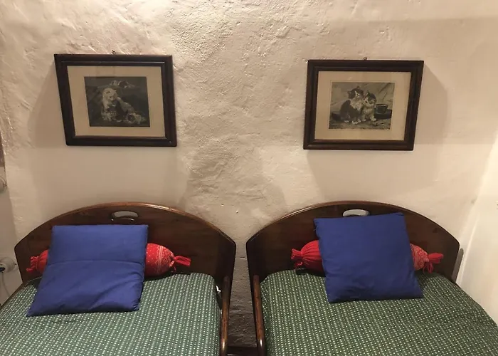 “sparisio” Casa In Sasso Con Piscina E Campo Da Tennis Villa