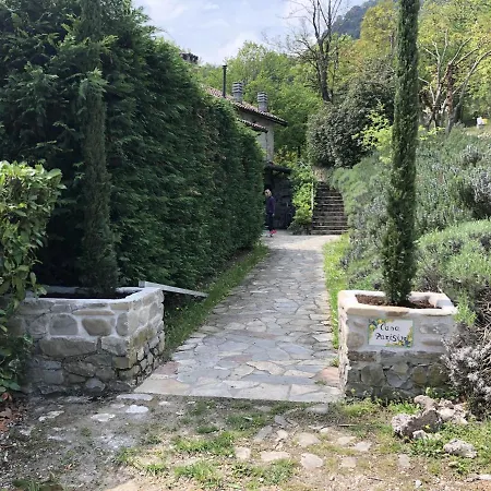 “sparisio” Casa In Sasso Con Piscina E Campo Da Tennis Villa *