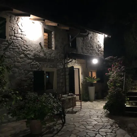 빌라 “sparisio” Casa In Sasso Con Piscina E Campo Da Tennis *
