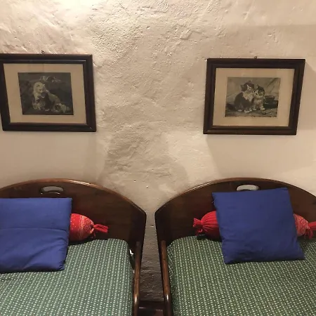 “sparisio” Casa In Sasso Con Piscina E Campo Da Tennis Villa