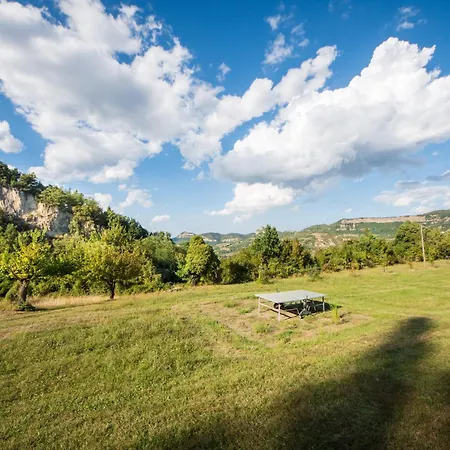 “sparisio” Casa In Sasso Con Piscina E Campo Da Tennis 빌라