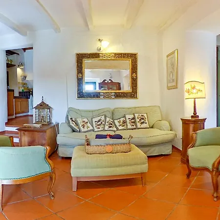 “sparisio” Casa In Sasso Con Piscina E Campo Da Tennis Villa