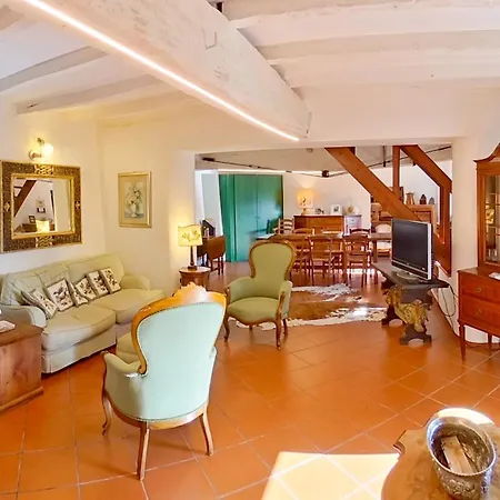 “sparisio” Casa In Sasso Con Piscina E Campo Da Tennis Villa *