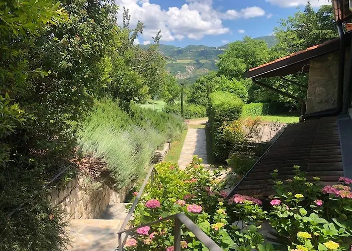 “sparisio” Casa In Sasso Con Piscina E Campo Da Tennis Villa