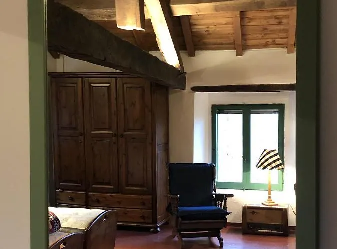 “sparisio” Casa In Sasso Con Piscina E Campo Da Tennis Villa *