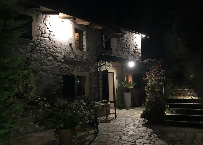 Villa “sparisio” Casa In Sasso Con Piscina E Campo Da Tennis *