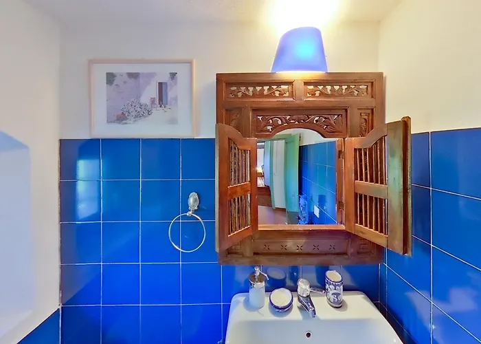 “sparisio” Casa In Sasso Con Piscina E Campo Da Tennis *