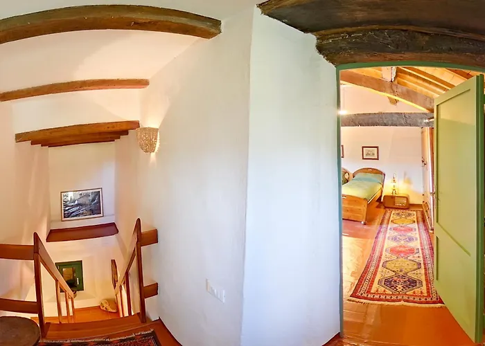 “sparisio” Casa In Sasso Con Piscina E Campo Da Tennis Villa *